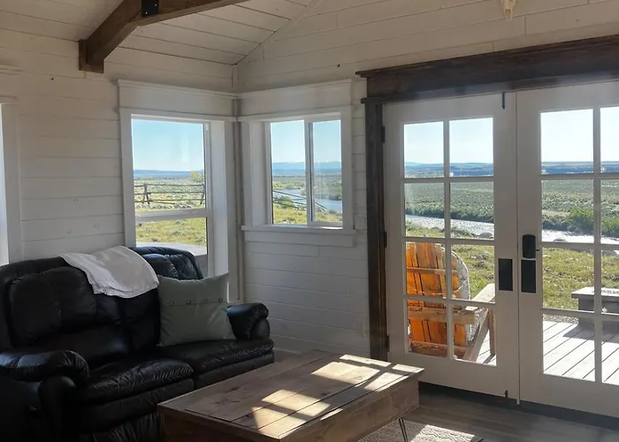 New Listing! River Front!